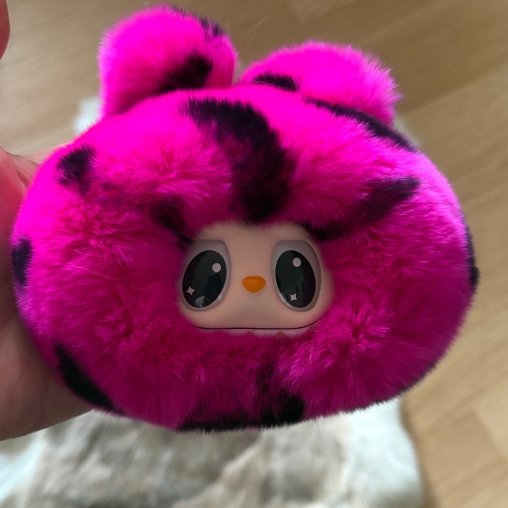 Labubu head Fur Keychain - Picture 3 of 4